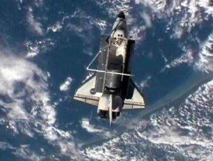 The&nbsp;space&nbsp;shuttle&nbsp;Discovery&nbsp;undocks&nbsp;from&nbsp;the&nbsp;International&nbsp;Space&nbsp;Station&nbsp;Saturday&nbsp;and&nbsp;heads&nbsp;home&nbsp;after&nbsp;a&nbsp;mission&nbsp;to&nbsp;install&nbsp;a&nbsp;new&nbsp;ammonia&nbsp;tank&nbsp;and&nbsp;deliver&nbsp;experiments&nbsp;and&nbsp;other&nbsp;gear.&nbsp;(Xinhua/Reuters&nbsp;Photo)