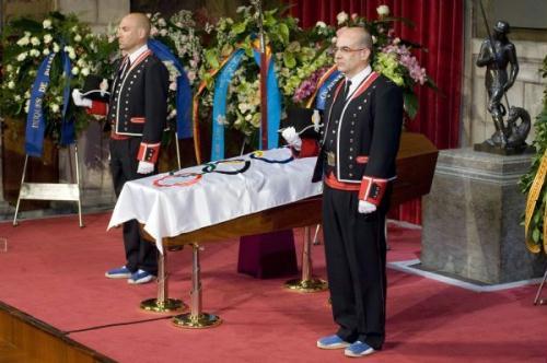 The&nbsp;body&nbsp;of&nbsp;former&nbsp;International&nbsp;Olympic&nbsp;Committee&nbsp;(IOC)&nbsp;President&nbsp;Juan&nbsp;Antonio&nbsp;Samaranch&nbsp;lies&nbsp;in&nbsp;state&nbsp;during&nbsp;a&nbsp;tribute&nbsp;at&nbsp;the&nbsp;Catalonia&nbsp;regional&nbsp;government&nbsp;headquarters&nbsp;in&nbsp;Barcelona,&nbsp;April&nbsp;22,&nbsp;2010.&nbsp;Juan&nbsp;Antonio&nbsp;Samaranch&nbsp;died&nbsp;at&nbsp;the&nbsp;age&nbsp;of&nbsp;89&nbsp;on&nbsp;April&nbsp;21,&nbsp;2010&nbsp;in&nbsp;Barcelona&nbsp;after&nbsp;suffering&nbsp;from&nbsp;severe&nbsp;heart&nbsp;attack.&nbsp;(Xinhua/Arnau&nbsp;Bach)