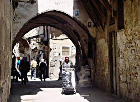 Street&nbsp;scene&nbsp;in&nbsp;Damascus'&nbsp;old&nbsp;city