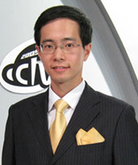 李亿 厦门大学嘉庚学院<a></a>　　<strong><font color=red>人气指数 3308</font></strong><br><br><br>　　来自厦门大学嘉庚学院的<font color=red>李亿</font>同学获得2009“CCTV杯”全国英语演讲大赛“网络人气王”称号！