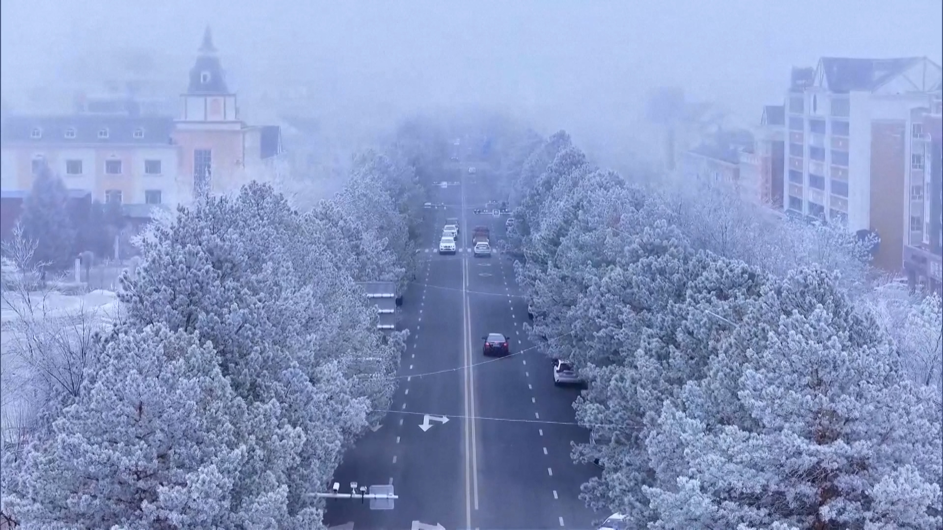 Mist turns Xinjiang's Altay into fairyland-like scene