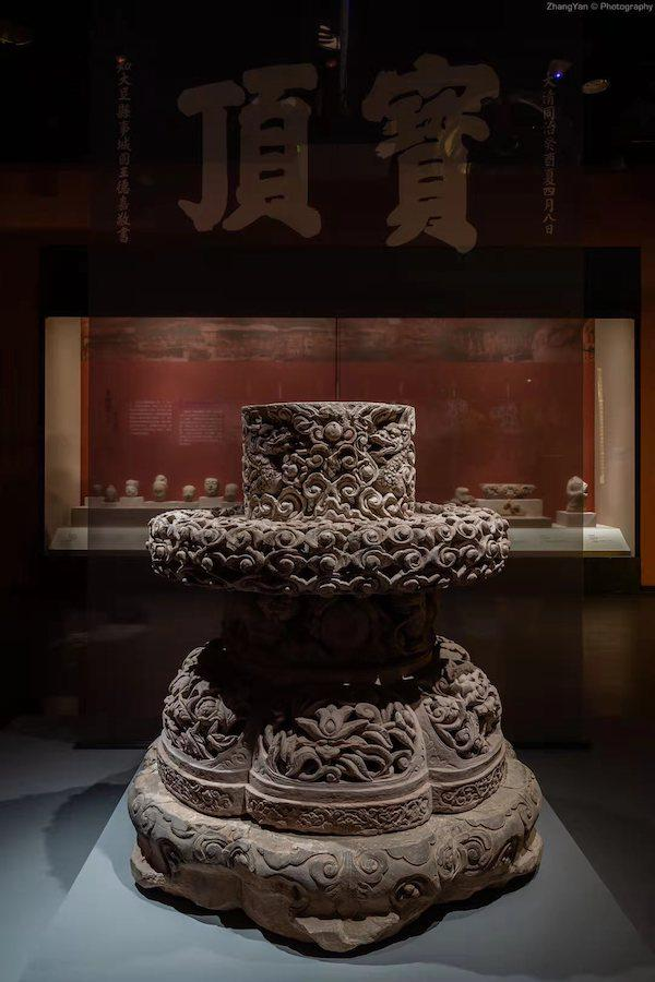 明成化石刻香炉 明成化七年 高101、径93厘米 1471年