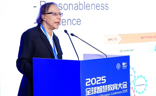 东南亚教育部长组织适度经济哲学区域中心主任 杜里娅·阿玛塔维瓦(Duriya Amatavivat)