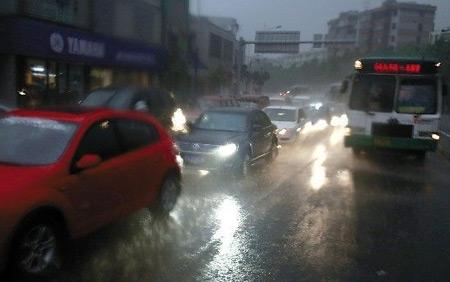 The&nbsp;National&nbsp;Meteorological&nbsp;Center&nbsp;says&nbsp;moderate&nbsp;to&nbsp;light&nbsp;rains&nbsp;would&nbsp;hit&nbsp;parts&nbsp;of&nbsp;Yunnan,&nbsp;Guizhou,&nbsp;Sichuan,&nbsp;Chongqing&nbsp;and&nbsp;Guangxi.&nbsp;