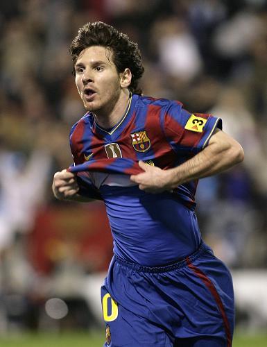 Barcelona's&nbsp;Lionel&nbsp;Messi&nbsp;celebrates&nbsp;his&nbsp;second&nbsp;goal&nbsp;against&nbsp;Zaragoza&nbsp;during&nbsp;their&nbsp;Spanish&nbsp;first&nbsp;division&nbsp;soccer&nbsp;match&nbsp;at&nbsp;La&nbsp;Romadera&nbsp;stadium&nbsp;in&nbsp;Zaragoza.&nbsp;March&nbsp;21,&nbsp;2010.(Xinhua/Reuters)