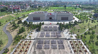 江西兴国千名党员齐唱红歌 庆祝建党104周年