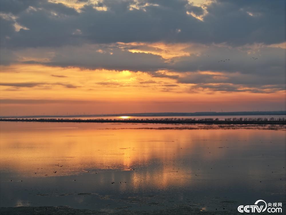 沈阳卧龙湖碧波浩淼