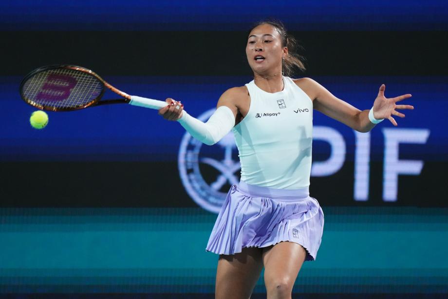 [图]追平最好成绩！郑钦文晋级WTA1000迈阿密站16强