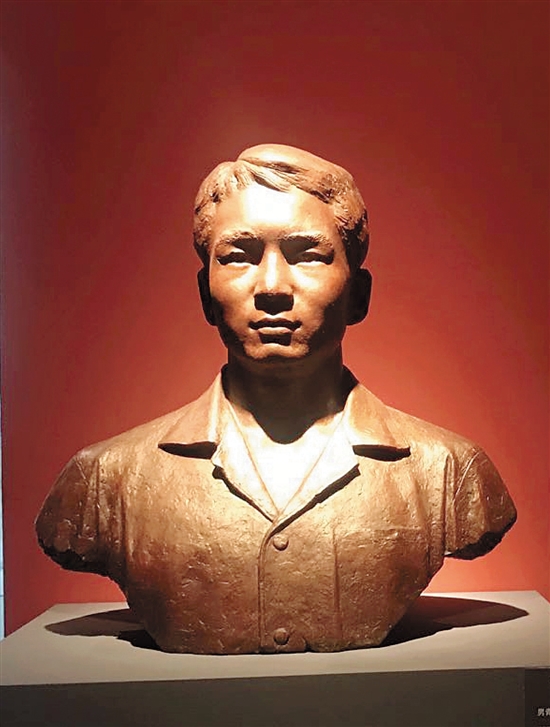 刘开渠　男青年胸像 68×68×25cm 玻璃铜 1978年 创作于北京