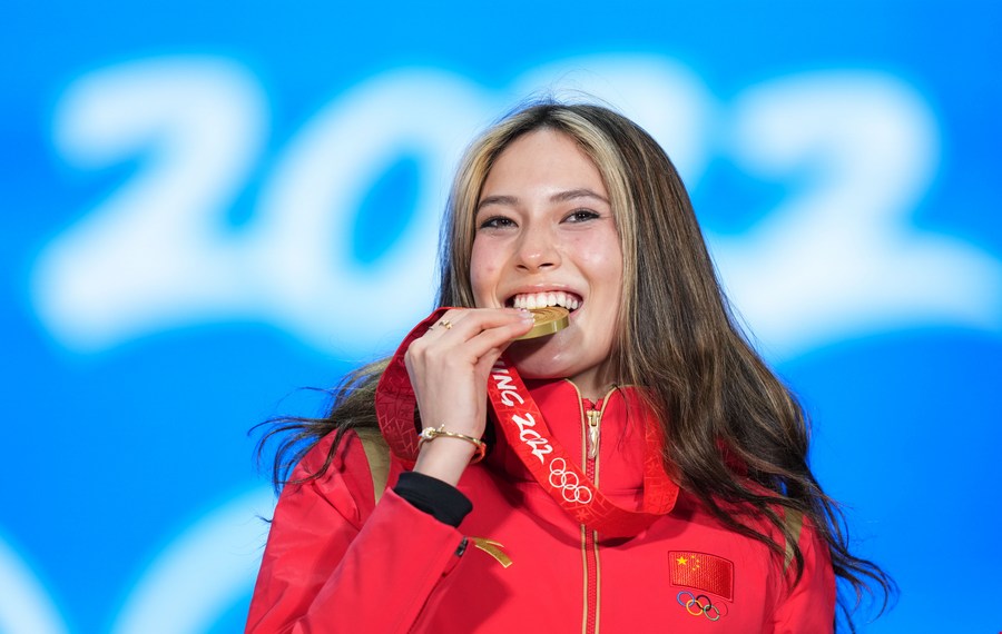 Gold medalist Gu Ailing during the awards ceremony of the women’s freeski Big Air on Feb. 8, 2022. (Xinhua/Ju Huanzong)