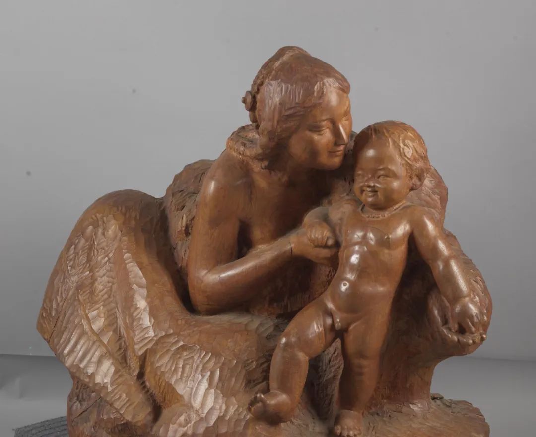 高原之春  时宜  雕塑  1979年  65.5×55×72.5cm  中国美术馆藏