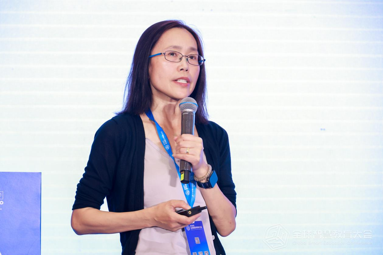 华东师范大学教授，教育信息技术学系主任顾小清