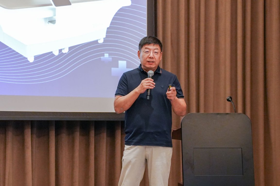 （中国科学院微系统所博士、上海渊兮医疗科技有限公司董事长兼CEO薛华实）