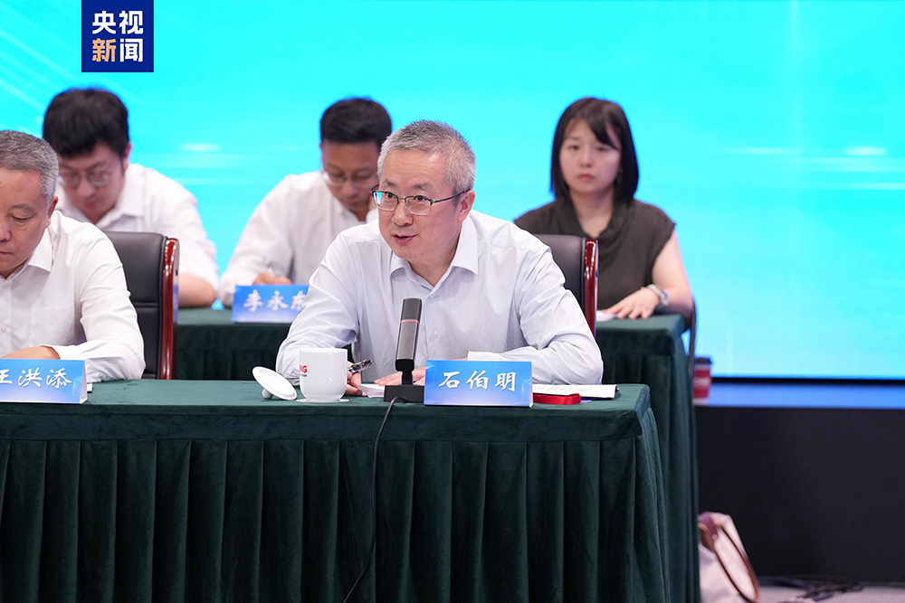 上海人工智能实验室主任助理石伯明